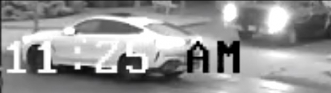 Figure 14 - Saisie d’écran de la vidéo : les feux extérieurs de la BMW clignotent.