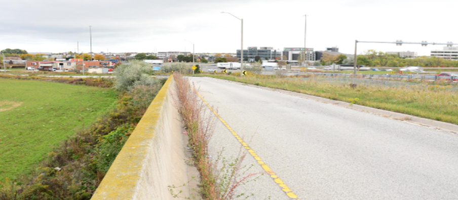 Image 1 — Bretelle d’accès à la North Service Road depuis Guelph Line